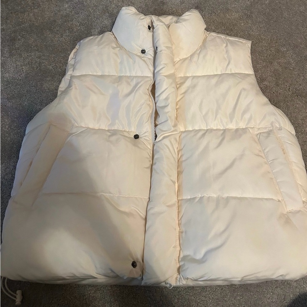 Urban Outfitters BDG Pia Puffer Vest